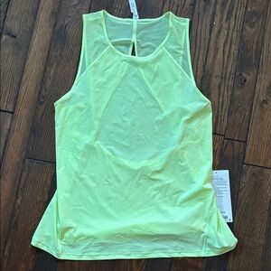 Lululemon for the run neon green tank size 10 NWT!